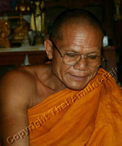 https://www.thai-amulet.com/images/categories/Luang_Pho_Noi_Wat_Mai_Sri_Suk_Foto_2010-82.jpg