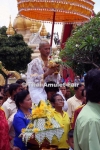 Thailändisches Ordinationsgewand für angehende Thai Mönche