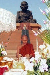 Von 2.999 Mönchen geweihtes Luang Phu Thuad Thai Amulett